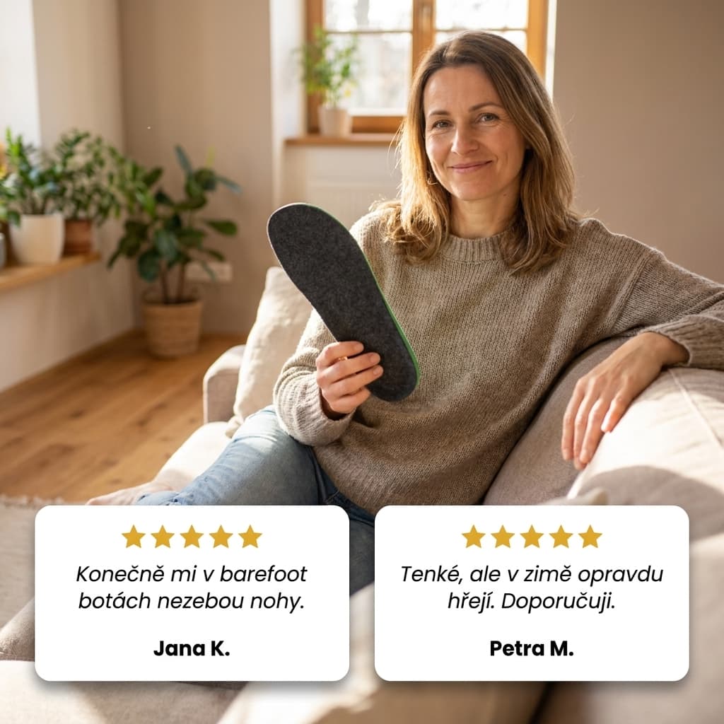 Žena drží zimní barefoot stélku, recenze zákazníků